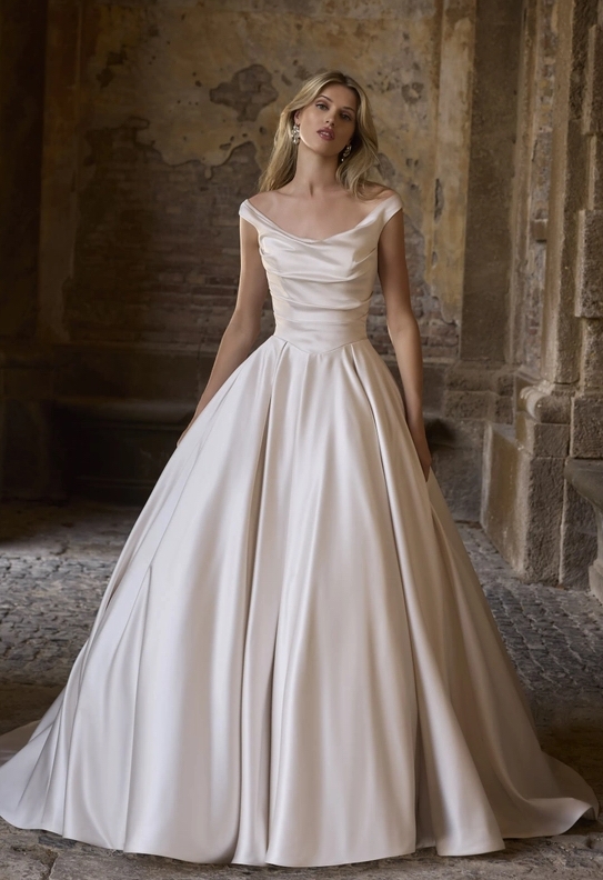 Photo of the model wearing a Veni Infantino gown