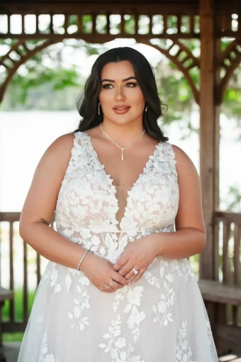 Essense of Australia Every Body Every Bride Harper #2 thumbnail