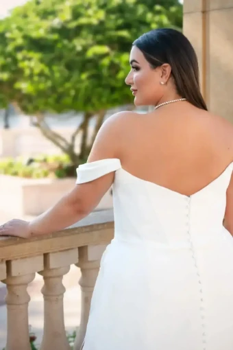 Essense of Australia Every Body Every Bride Dior #3 thumbnail