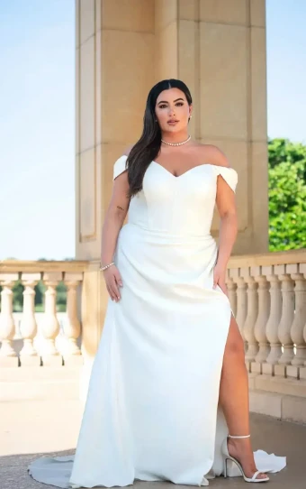 Essense of Australia Every Body Every Bride Dior #0 thumbnail