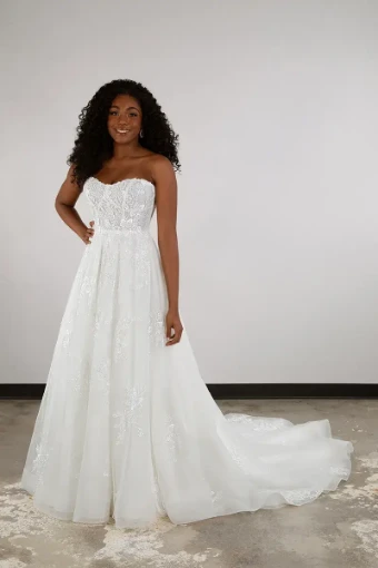 Essense of Australia Every Body Every Bride Carys #2 thumbnail