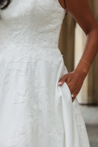 Essense of Australia Every Body Every Bride Alice #5 thumbnail
