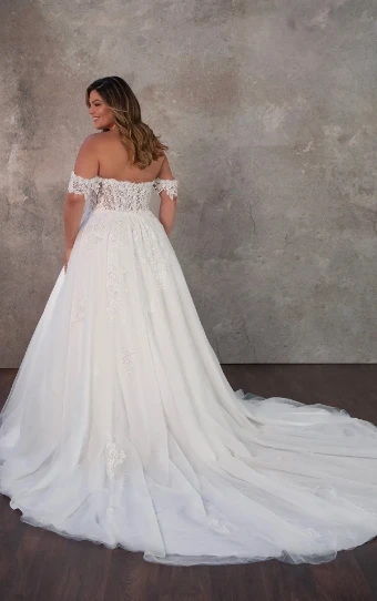 Essense of Australia Every Body Every Bride Gabrielle #1 thumbnail