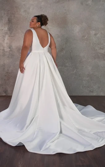 Essense of Australia Every Body Every Bride Joslyn #1 thumbnail