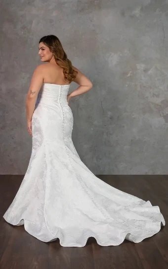 Essense of Australia Every Body Every Bride D4300+ #4 thumbnail