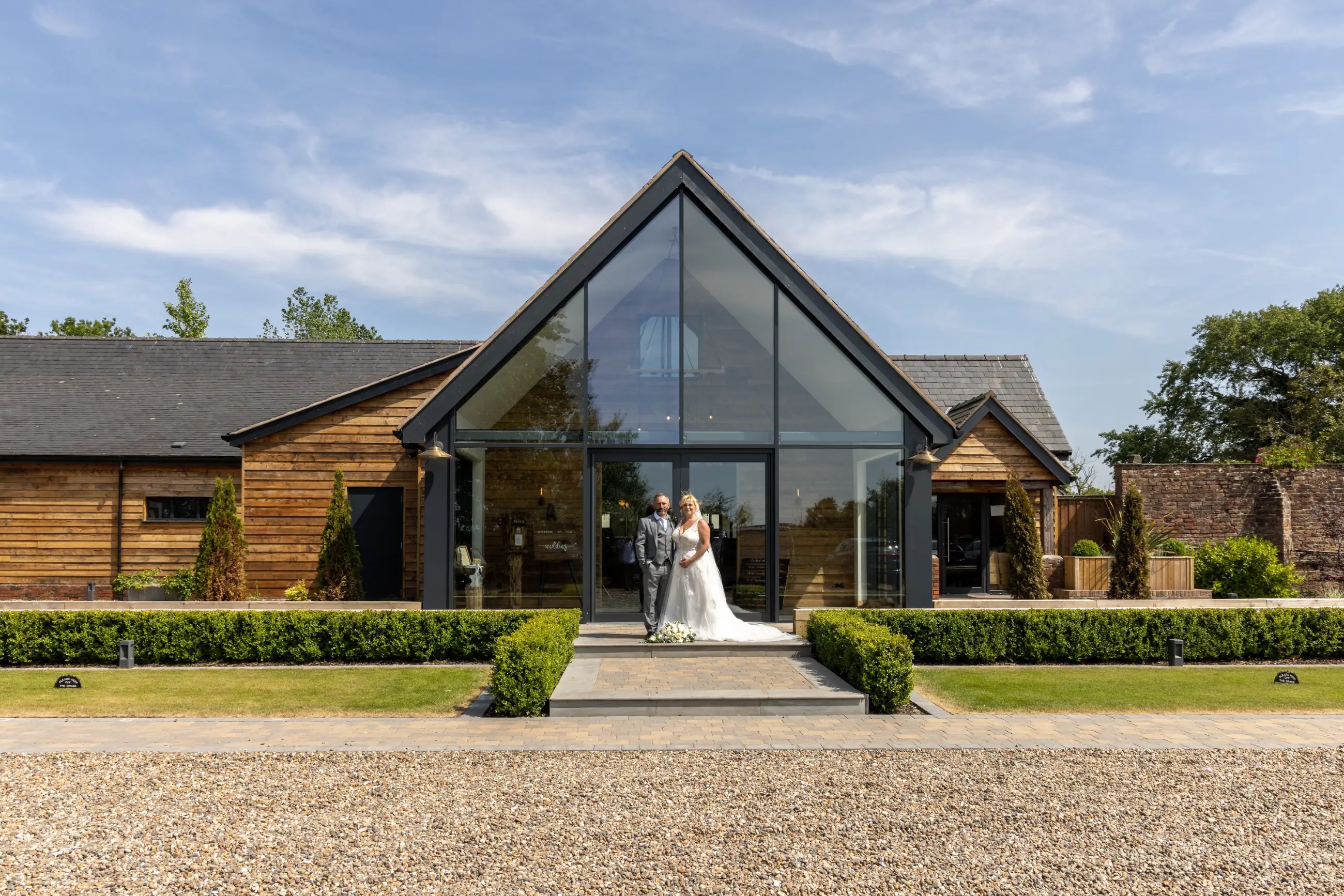 Samantha - A rustic June wedding!. Mobile Image