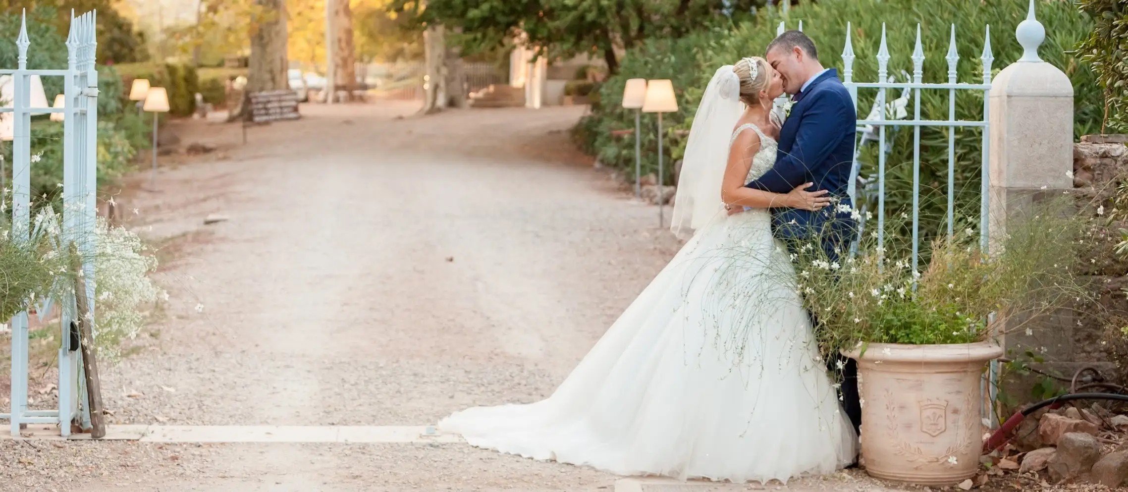 Jenny - A charming wedding in France. Desktop Image