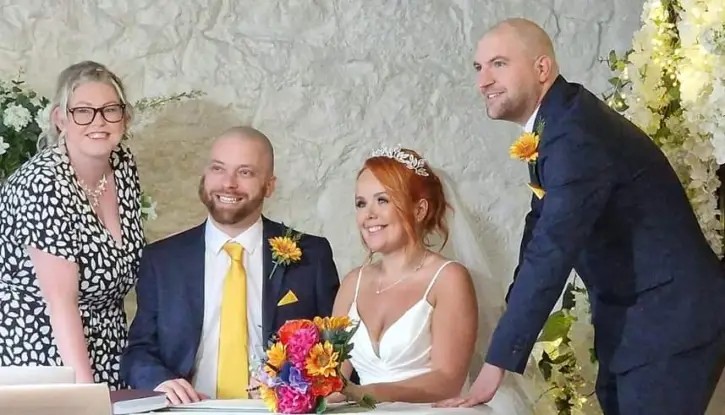 Laura - A perfect day in Gretna Green!. Mobile Image